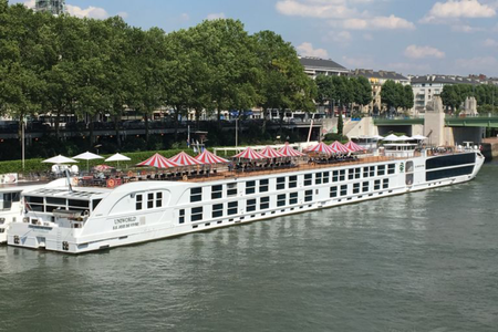 Cruise Ship
